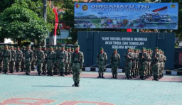 Upacara memperingati Ulang Tahun (HUT) ke-80 Tentara Nasional Indonesia (TNI) Tahun 2025 di Makodim Tuban.