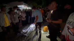 Anggota ketika olah TKP dan evakuasi jasad korban di lokasi kejadian.