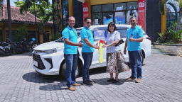 Setia Sejak 1990, Yenny Christina Menang Undian Mobil BKK Lasem