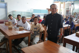 Sumanto Kasih Arahan Petani di Kabupaten Karanganyar. (foto: Hms/Memanggil.co)