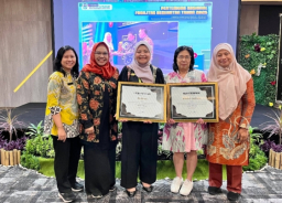 Kepala BPJS Surabaya Hermina(dua dari kiri) bersama Faskes (AdjilMemanggiil. co)
