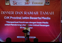 Kepala Eksekutif Pengawas Lembaga Pembiayaan, Perusahaan Modal Ventura, Lembaga Keuangan Mikro, dan Lembaga Jasa Keuangan OJK, Agusman, Ph.D. saat memberikan sambutan dihadapan awak media ( Adji/Memanggil.co)