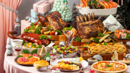 The Gallery of Joy: Perayaan Natal Penuh Warna di Vasa Hotel Surabaya