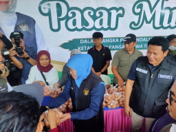 Pemprov Jatim Gelar Pasar Murah di Sidoarjo, Ratusan Warga Serbu Sembako Harga Miring