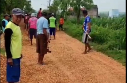 Warga Blora Perbaiki Jalan Sendiri, Janji Politik Bupati Kembali Disorot