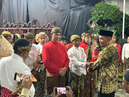 Sumanto Apresiasi Gotong Royong Dalang Karanganyar Pentaskan Wayang Kulit 30 Jam Nonstop