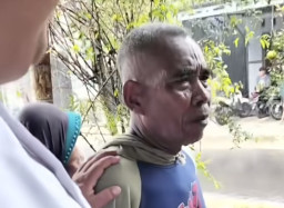 Kaget di Sawah, Kakek di Tuban Dengar Namanya Diumumkan Meninggal