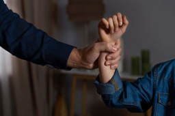 Hendak Perkosa Nenek 70 Tahun di Semak-Semak, Pria 61 Tahun Dibekuk Polisi