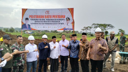 Mendes PDT Letakkan Batu Pertama KDMP di Pacet, Dorong Koperasi Jadi Pusat Ekonomi Desa
