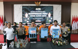 Konferensi Pers Akhir Tahun, Polres Mojokerto Kota Ungkap 233 Kasus Kriminal Selama 2025