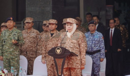 Khofifah Pimpin Upacara Hari Bela Negara ke-77, Serukan Solidaritas untuk Aceh dan Sumut