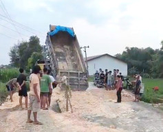 Selain Koordinasi Dengan Kementerian PUPR Terkait JaPemkab Rembang Siapkan Rp. 10 miliar  Untuk Perbaikan Jalan Kab