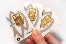 Harga Emas Makin "Gila", Tembus Rp 2,4 Juta Per Gram! Masih Berani Beli?