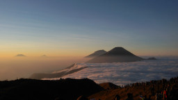 Siap-siap! Pendakian Gunung Prau Tutup Mulai 19 Januari 2026, Ini Alasannya