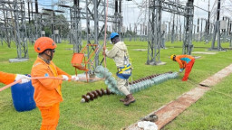 Jaga Pasokan Listrik Jatim, PLN UIT JBM  Gerak Cepat Ganti Isolator Rusak di Obvitnas Kediri