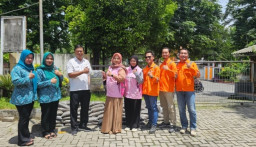 PLN UIT JBM Kampanyekan Lingkungan Melalui Penyaluran Pupuk Kompos Organik di Gresik