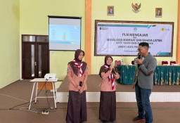Dukung Literasi Energi, PLN Bekali Siswa SMAN 1 Probolinggo Wawasan Ketenagalistrikan
