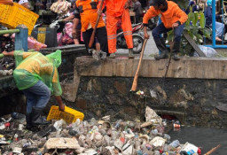 Pemkot Tangerang Kerahkan Armada Bersihkan Saluran Sipon, Tonase Sampah Capai Berton-ton