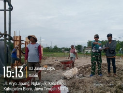 Babinsa Koramil 05/Cepu Dampingi Pembangunan Koperasi Desa Merah Putih di Nglanjuk