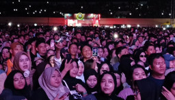 Tabrak Aturan?, Stand Rokok Djarum 76 Muncul di Tengah Konser NDX AKA Tuban