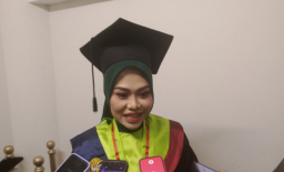 Inovasi Chatbot Berbasis Lokal, Wisudawan Terbaik FMIPA UNESA Selesaikan Studi dengan Proyek Literasi Sains