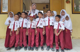 Kartini di Tuban: Kisah drg. Ika Menyeimbangkan Profesi Dokter Gigi dan Keluarga