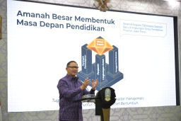 Tindak Lanjuti SKB Menteri, Dindik Jatim Terbitkan Aturan Pengendalian Perangkat Digital di Lingkungan Sekolah