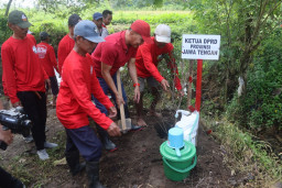 Jogo Kali Merawat Bumi: Sumanto Gerakkan Ribuan Hati Hijaukan Bantaran Sungai