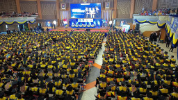 UT Surabaya Wisuda 1.532 Mahasiswa, Dorong Alumni Adaptasi Perubahan Global