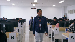 Diikuti 12.585 Peserta, Rektor ITS Tinjau Hari Pertama UTBK 2026
