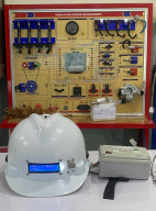 Mahasiswa UWIKA Surabaya Kembangkan Helm Keselamatan Kerja Berbasis IoT