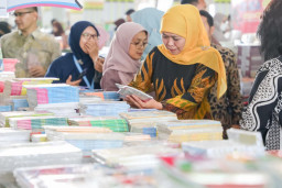 Gubernur Khofifah Ajak Perkuat Budaya Membaca untuk Wujudkan SDM Berdaya Saing Global