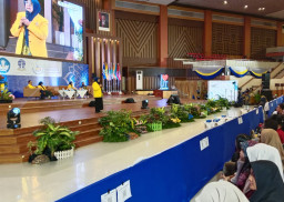 Bekali Alumni, UT Surabaya Gelar Seminar Inspiratif