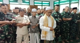 Kodim 0830 Surabaya dan Warga Gelar Sholat Gaib untuk Tiga Prajurit TNI Gugur di Lebanon