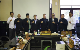 Anas Karno Resmi Jabat Sekretaris Komisi A DPRD Surabaya 