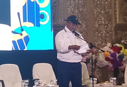 Rektor Unesa Sentil Fenomena 'Generasi Gadget' di Dialog Kebangsaan: Jangan Cabut Akar Budaya! ​