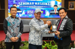 Buka Dies Natalis FH Unesa, Menko Yusril Ihza Mahendra Bedah Tantangan Hukum Era Digital