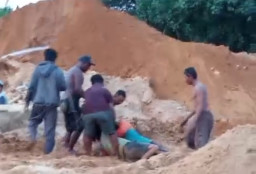 Heboh Video Duel Sengit Baku Hantam di Area Pasir Silika Tuban