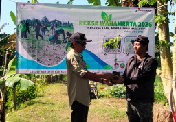 Penanaman Pohon di Kali Balun Cepu, Upaya Nyata Tekan Krisis Lingkungan Blora