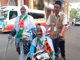 Menabung Receh dari Jualan Jenang, Mbah Marsiyah Berangkat Haji di Usia 105 Tahun