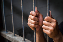 Polisi Bongkar Markas Scamming Internasional di Surabaya, 44 WNA Ditangkap