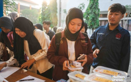 Dukung Fokus Ujian, Unesa Bagikan 35.000 Porsi Sarapan Gratis untuk Mahasiswa