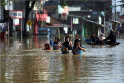 16 Titik Terendam, Pemkot Surabaya Pilih Lanjutkan Normalisasi Saluran