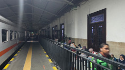 Listrik Padam Hampir 4 Jam, KAI Pastikan Perjalanan Kereta Tetap Normal di Stasiun Surabaya Gubeng