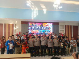 AKBP Wawan Andi Susanto Janji Rawat Karya Mural Nasional Hari Bhayangkara di Mapolres Blora