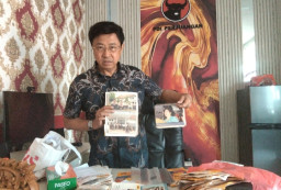 Simpan Ribuan Foto Dokumentasi, Politisi Senior Surabaya Pamerkan Perjuangan Masa Lalu