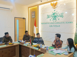 Konjen Tiongkok Temui PWNU Jateng, Gus Rozin Perkuat Diplomasi Pendidikan dan Warisan Perdamaian Gus Dur