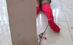 Rantai di Kaki Seorang Ibu, Potret Pilu yang Mengguncang Tuban