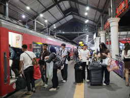 Libur Panjang HUT ke-81 RI, 140 Ribu Pelanggan Diproyeksi Gunakan Kereta Api di Daop 8 Surabaya