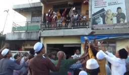 Bagi-Bagi Uang hingga Pawai Timur Tengah Warnai Peringatan Maulid Nabi di Kampung Nelayan